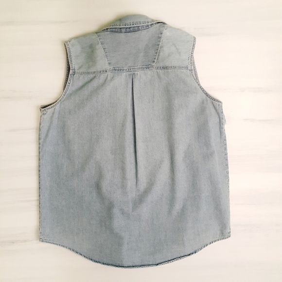 2/$30 ❤ Bill Blass Vintage 1980's Denim Shirt - Picture 3 of 6